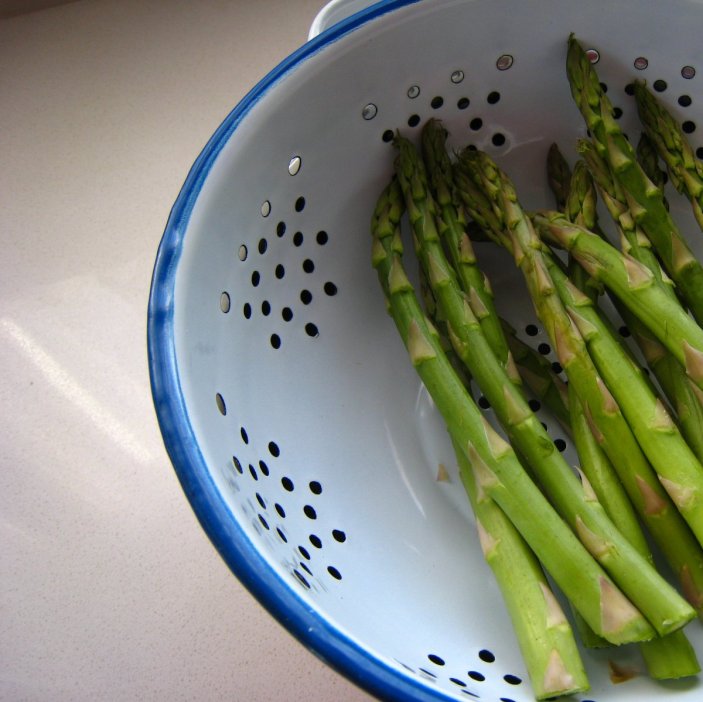 Steamed asparagus