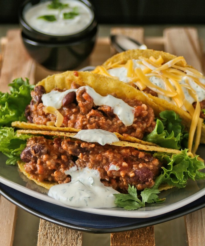 Tacos with chilli con carne filling. 