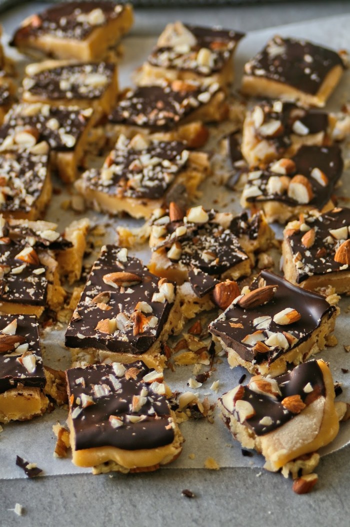 Almond and pecan fudge topped with dark chocolate. 