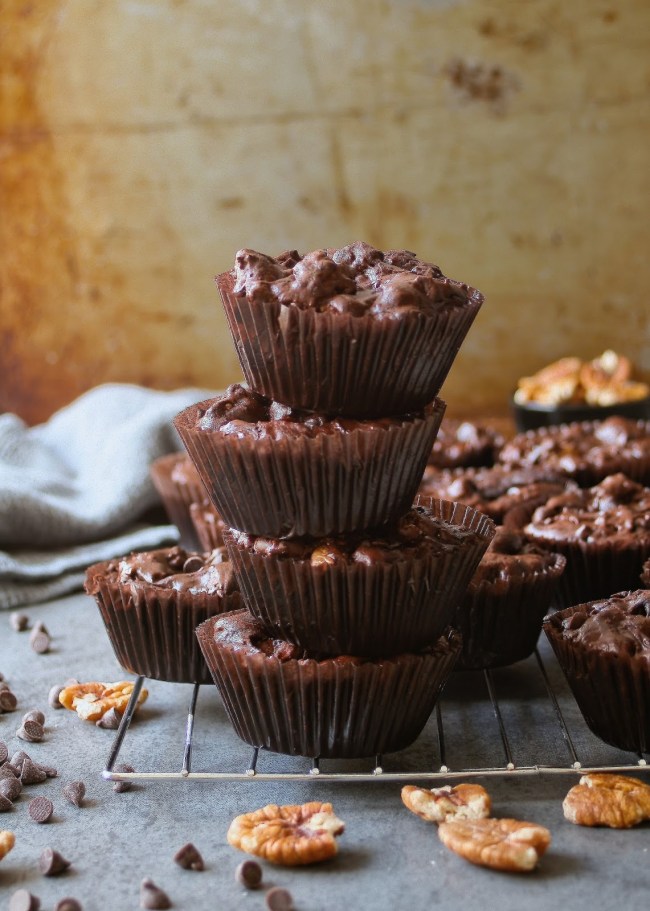 A stack of cupcake brownies
