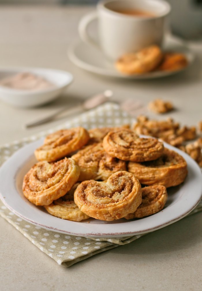 Easy palmiers with walnuts