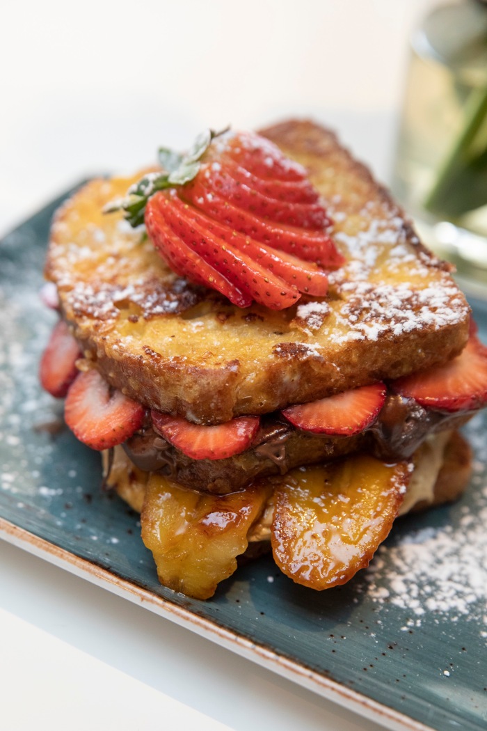 French toast with fruit and Nutella