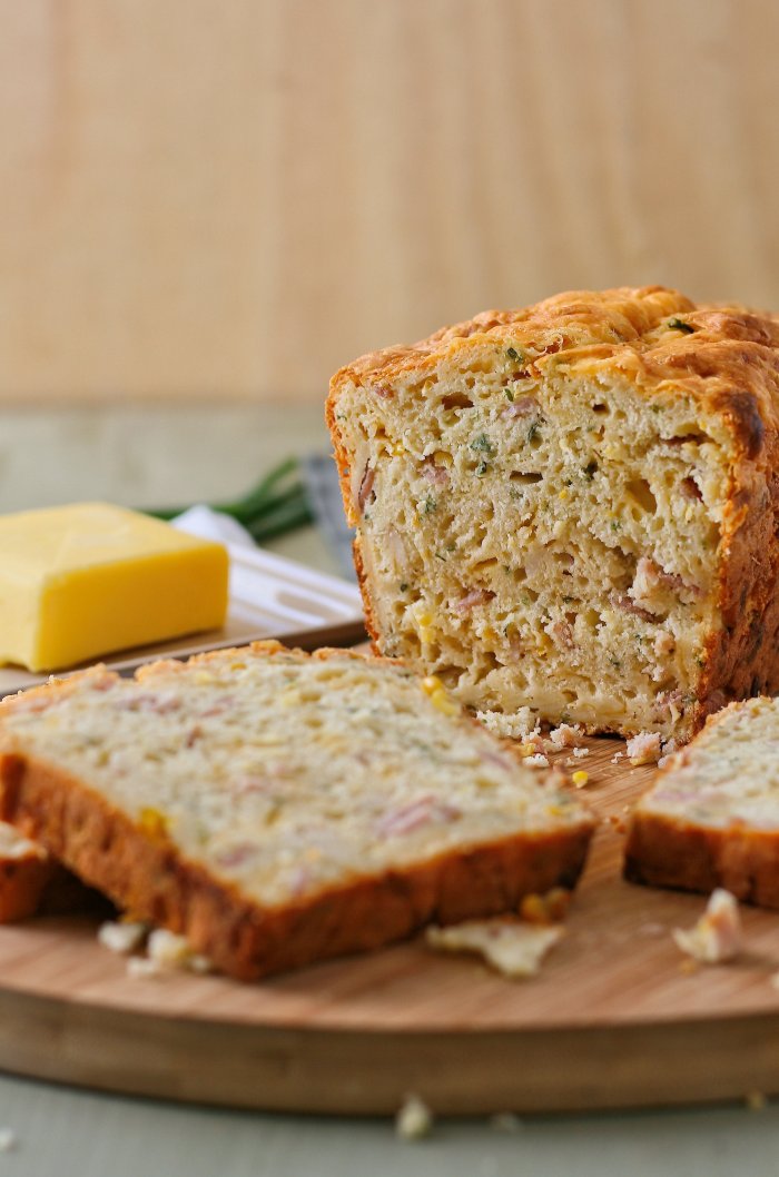 Mielie bread recipe with bacon and cheddar cheese.