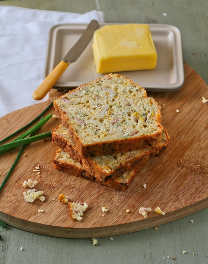 Mielie bread recipe with bacon and cheddar cheese.