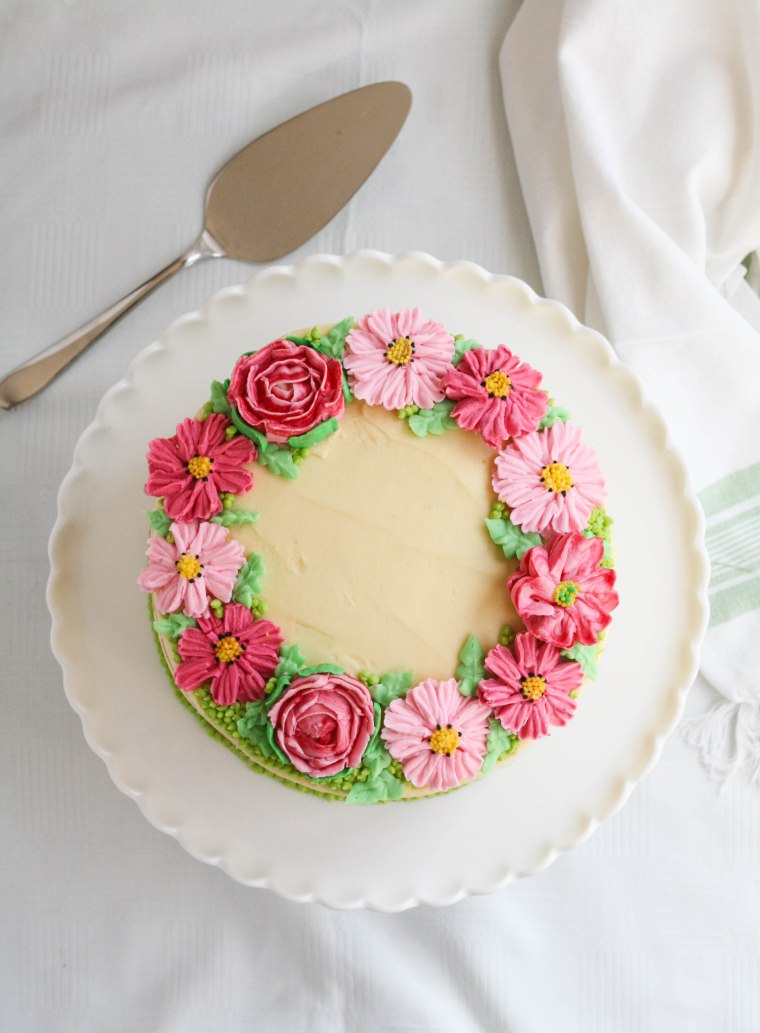 Flower wreath cake