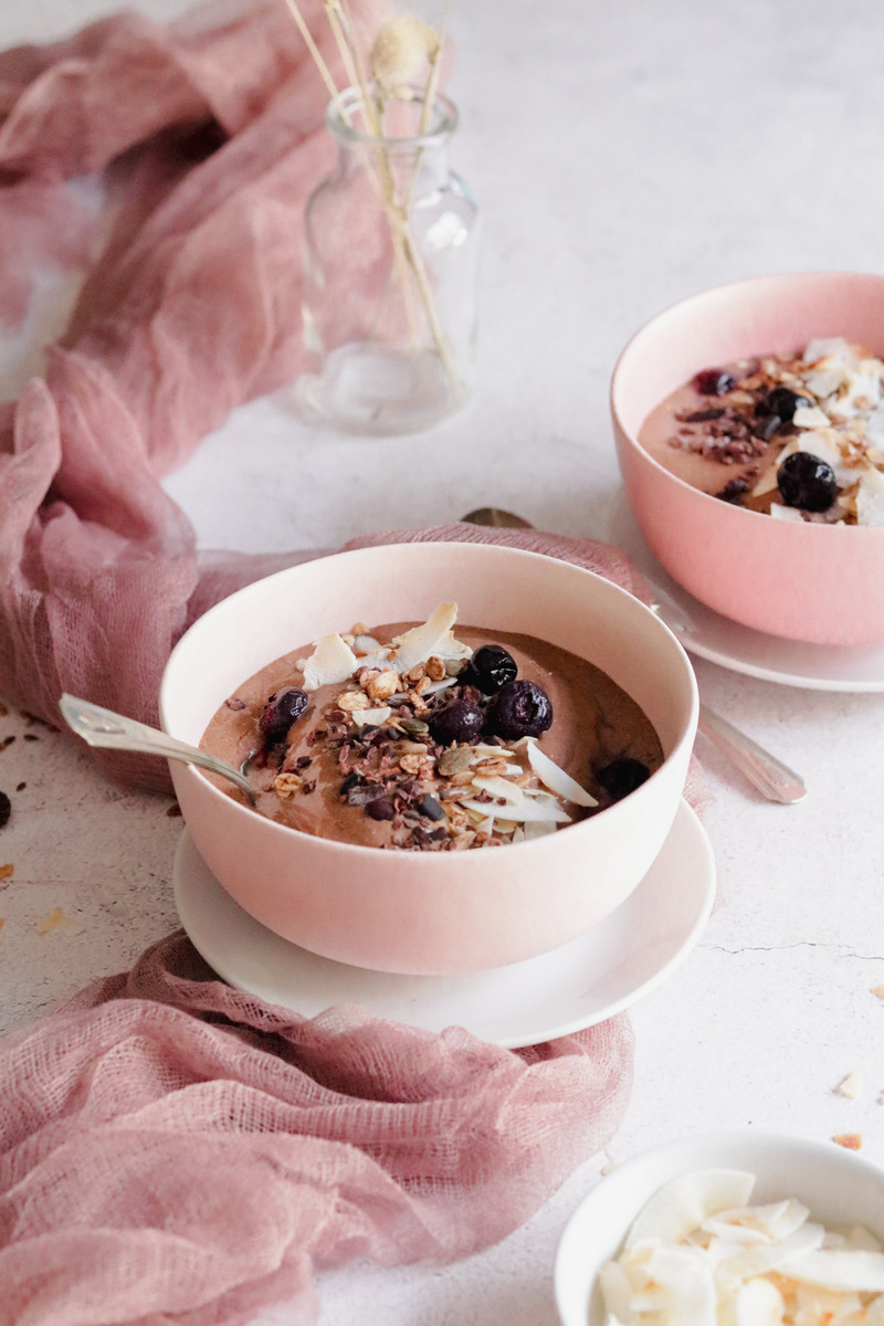 Chocolate smoothie bowl recipe