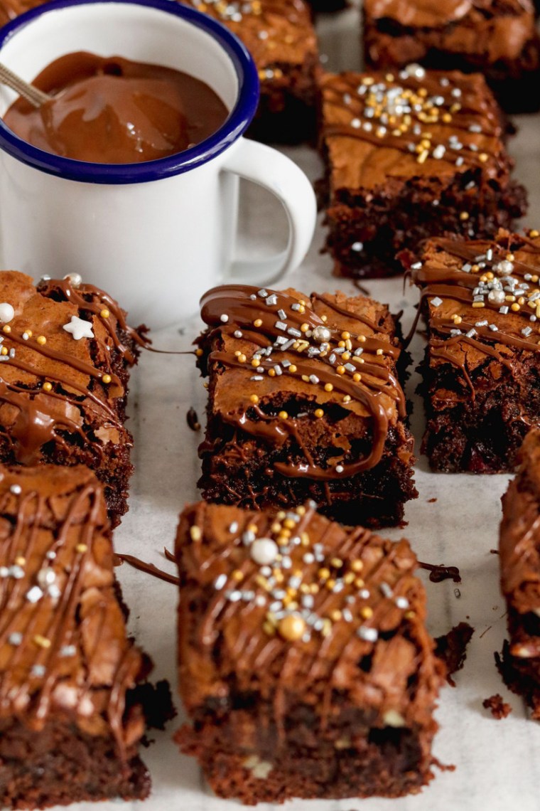 Christmas mince pie brownies with melted chocolate