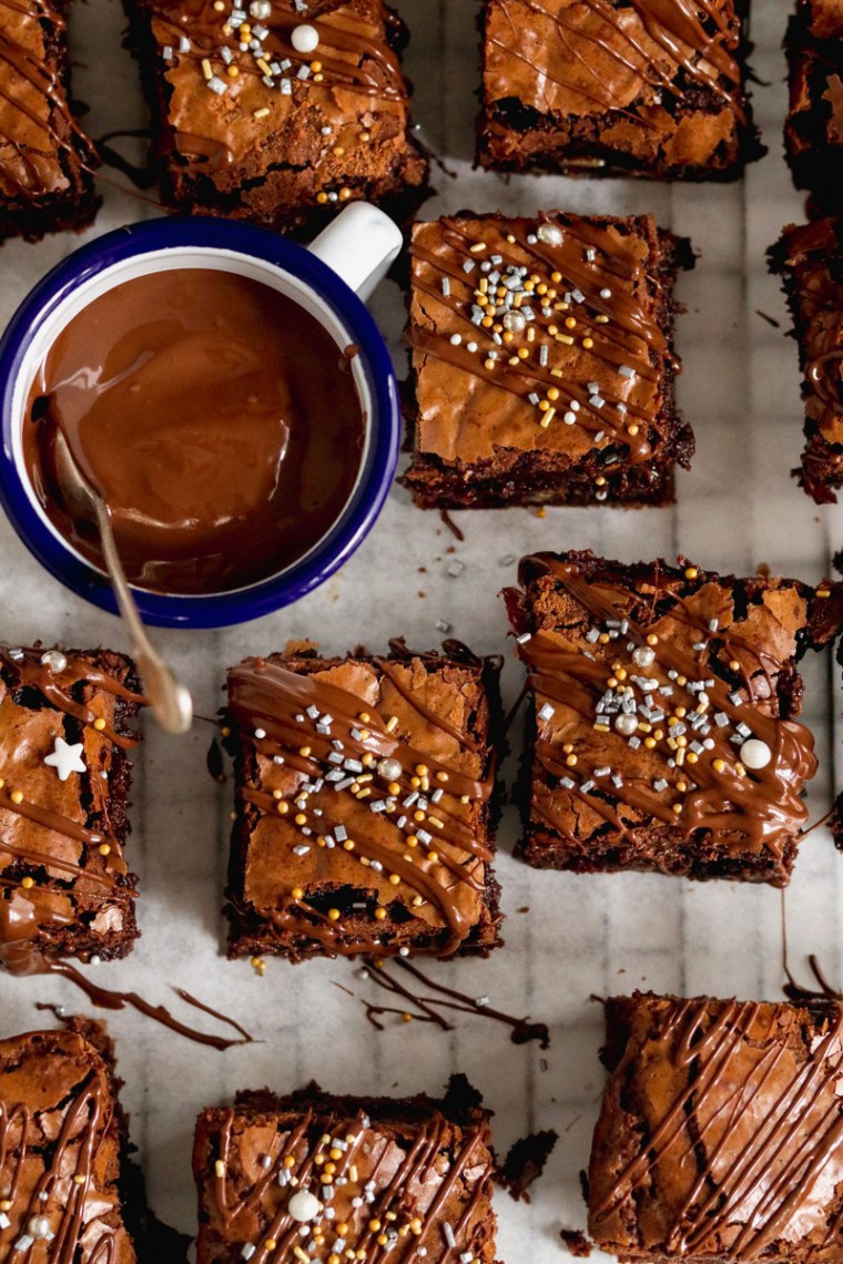 Christmas mince pie brownies with melted chocolate