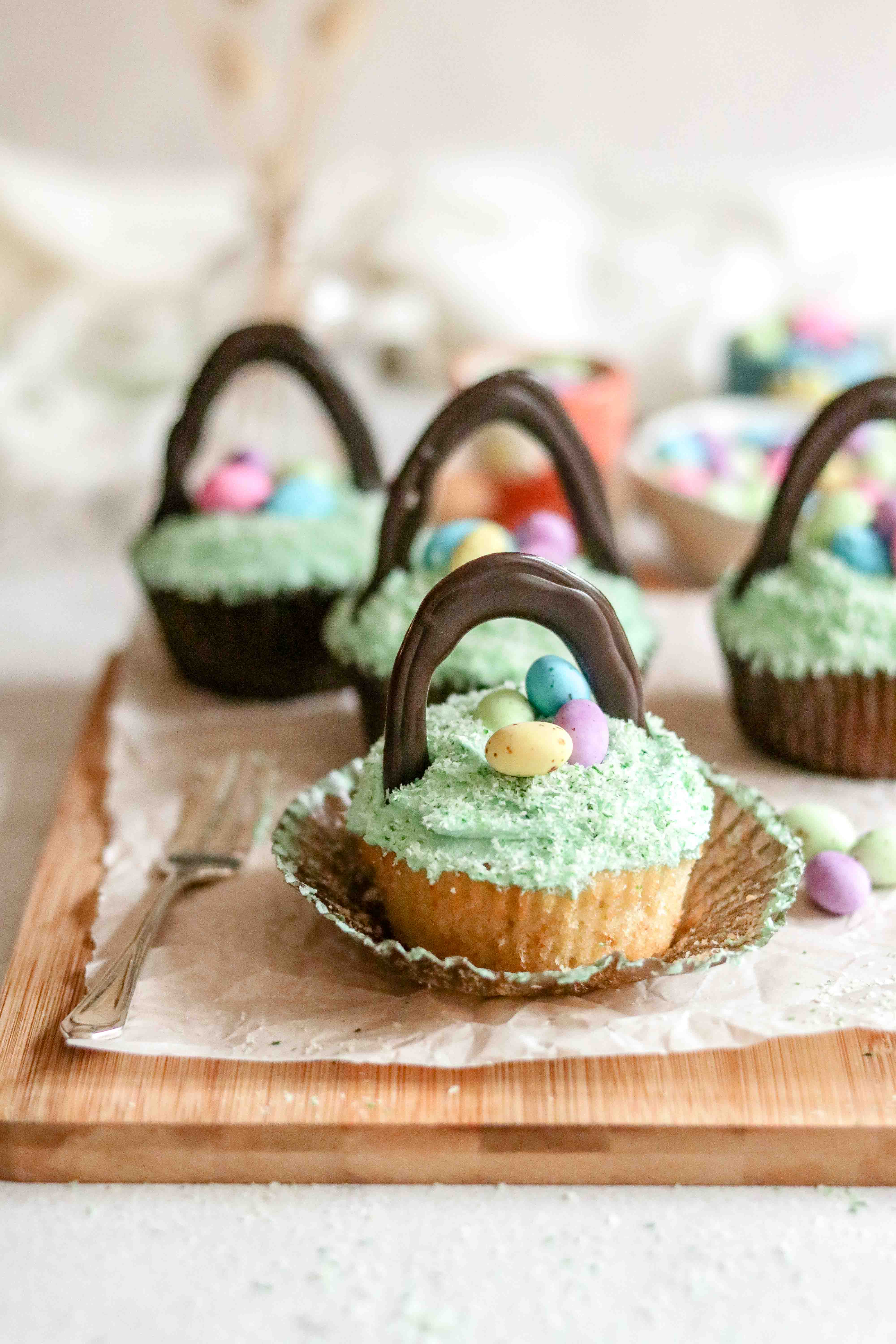 A photo of Easter cupcakes
