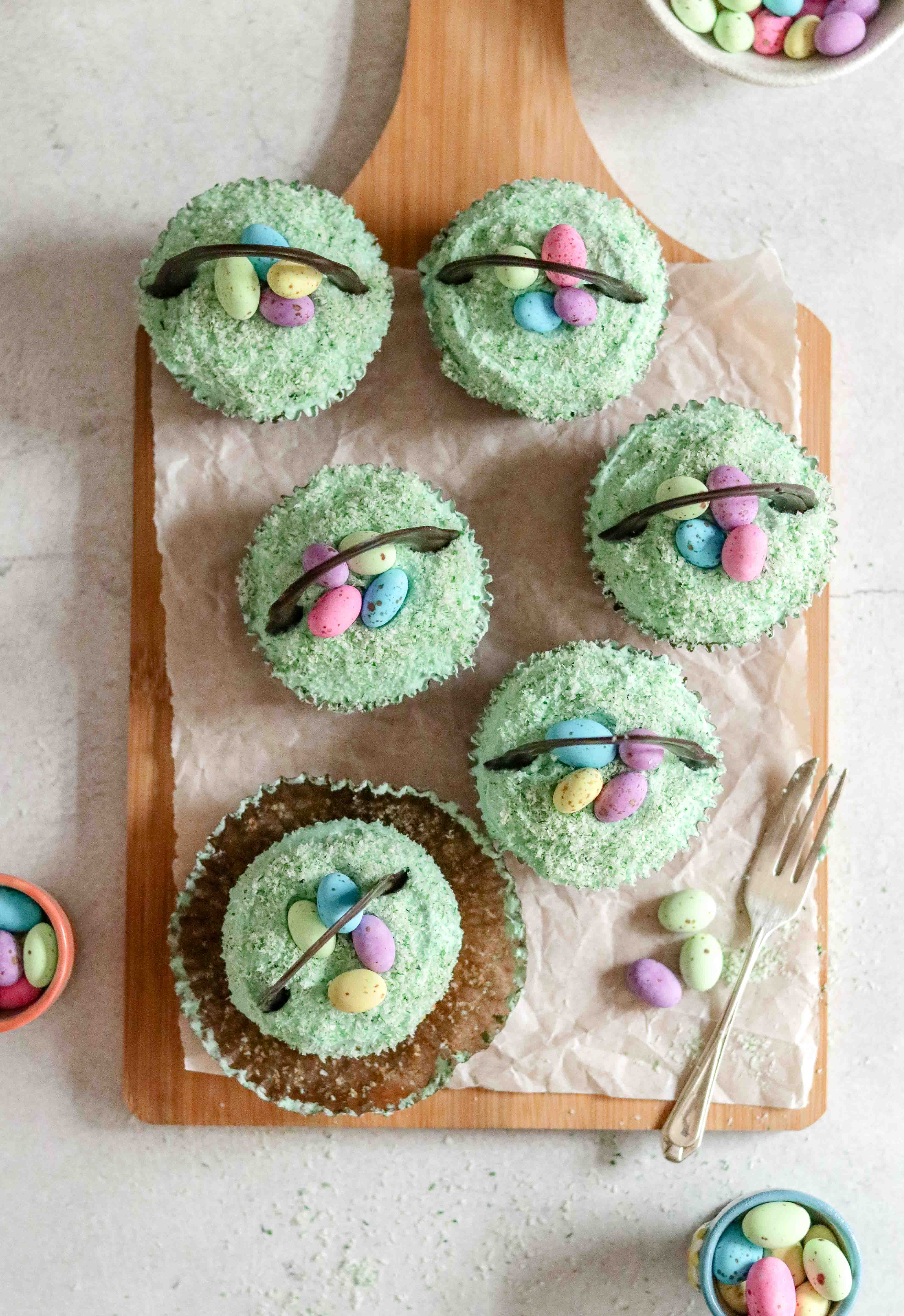 A photo of Easter cupcakes