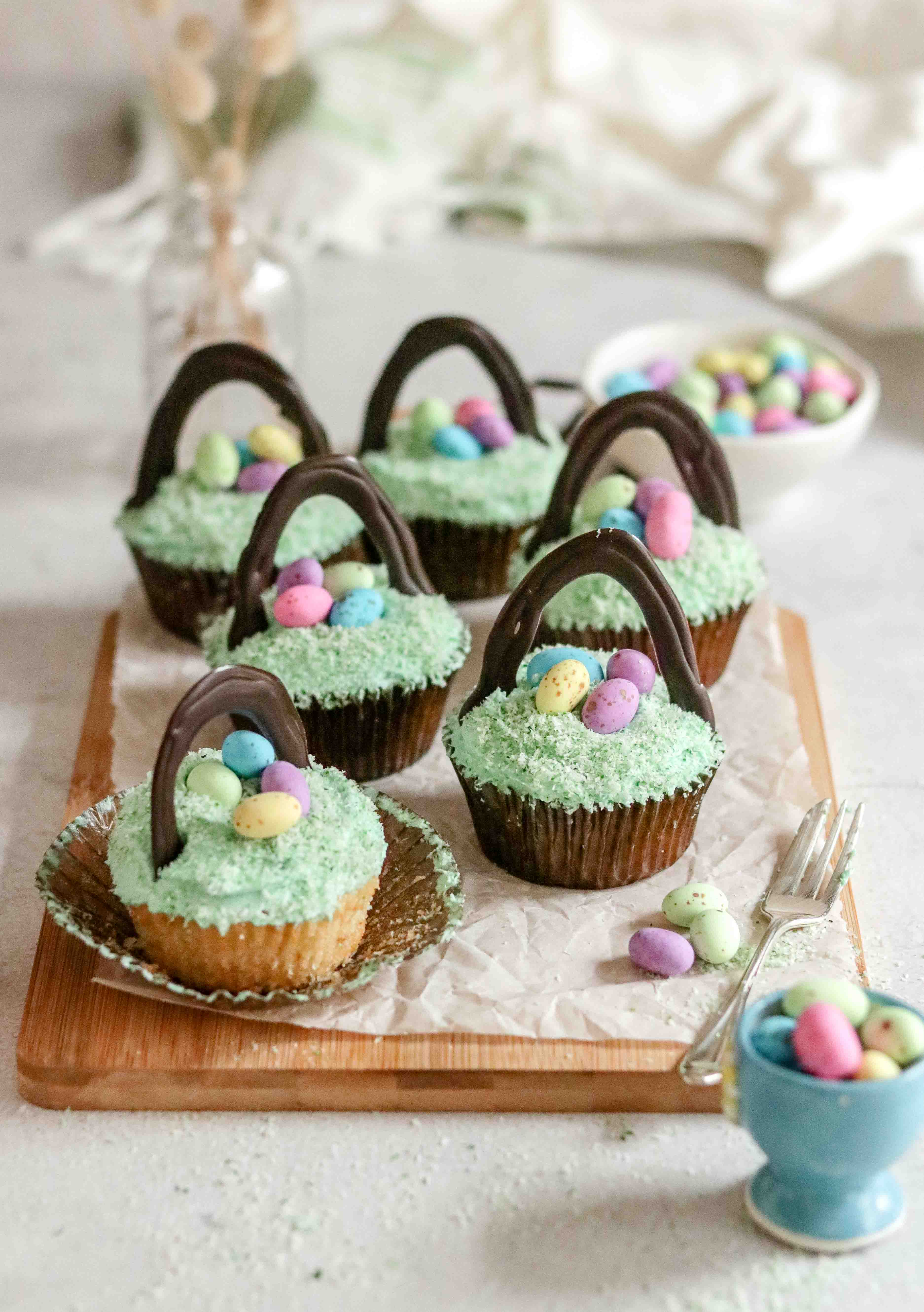 A photo of Easter cupcakes