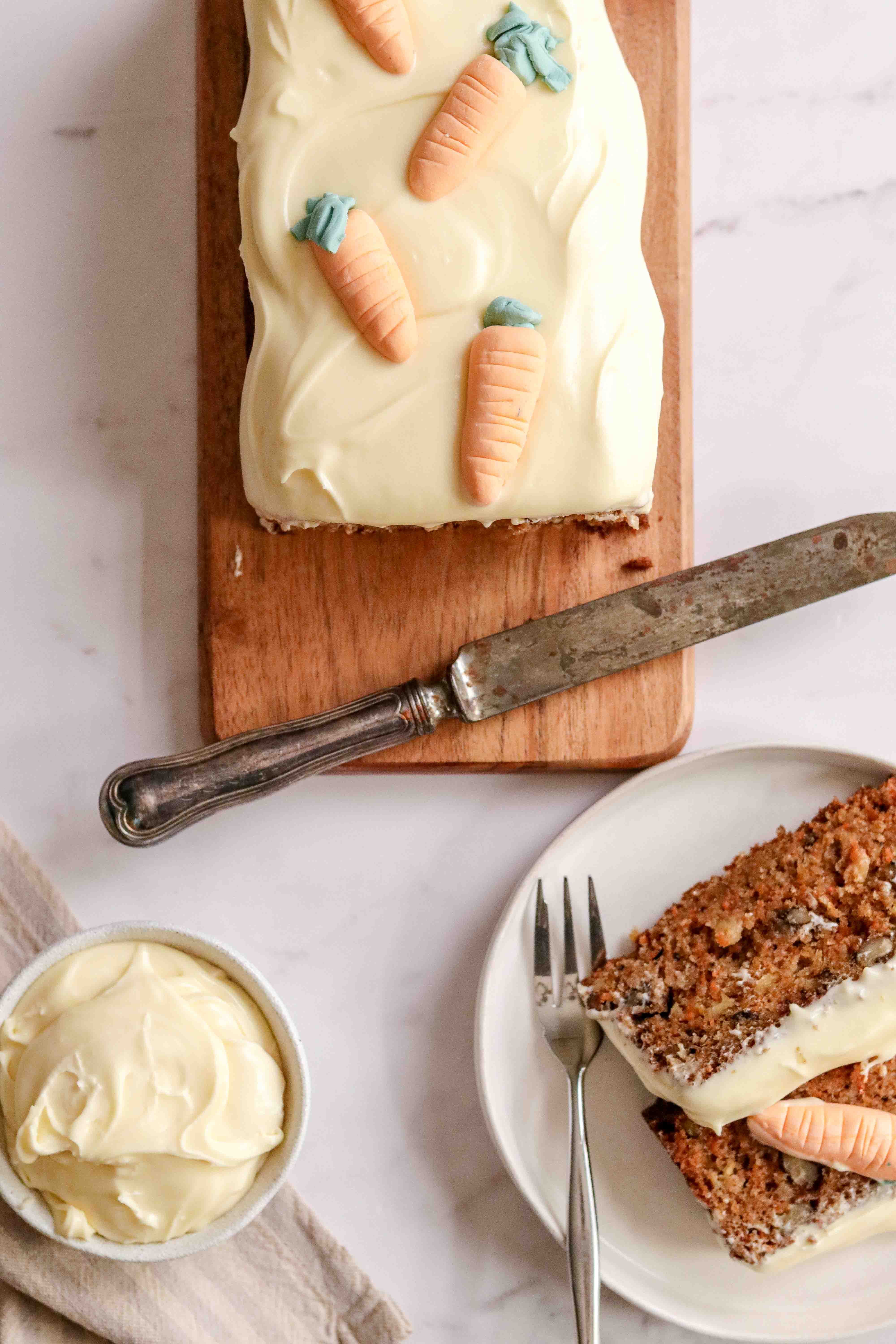 Carrot cake loaf cakes with pineapple and cream cheese icing