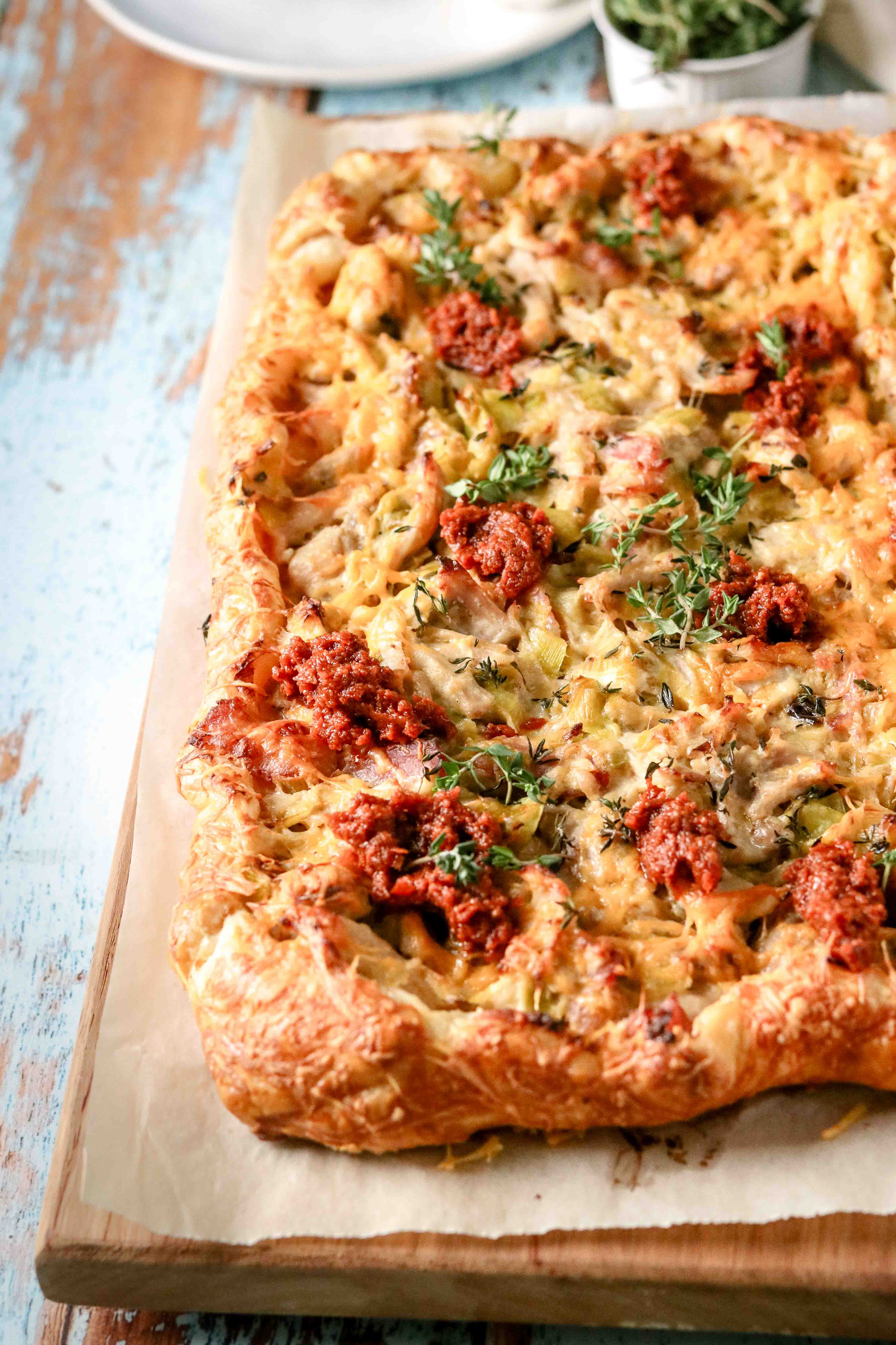Puff pastry galette with chicken, bacon and leek