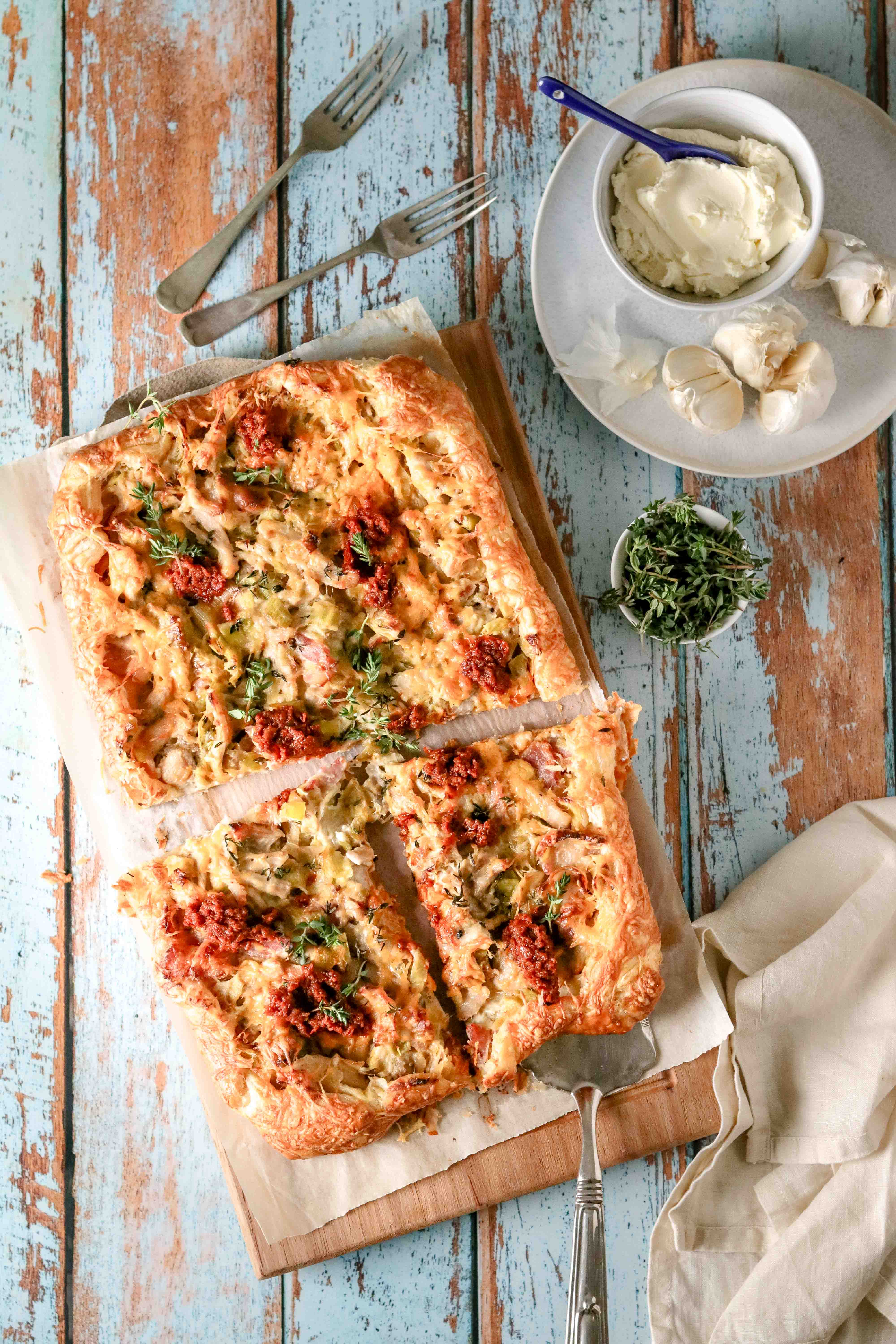Puff pastry galette with chicken, bacon and leek