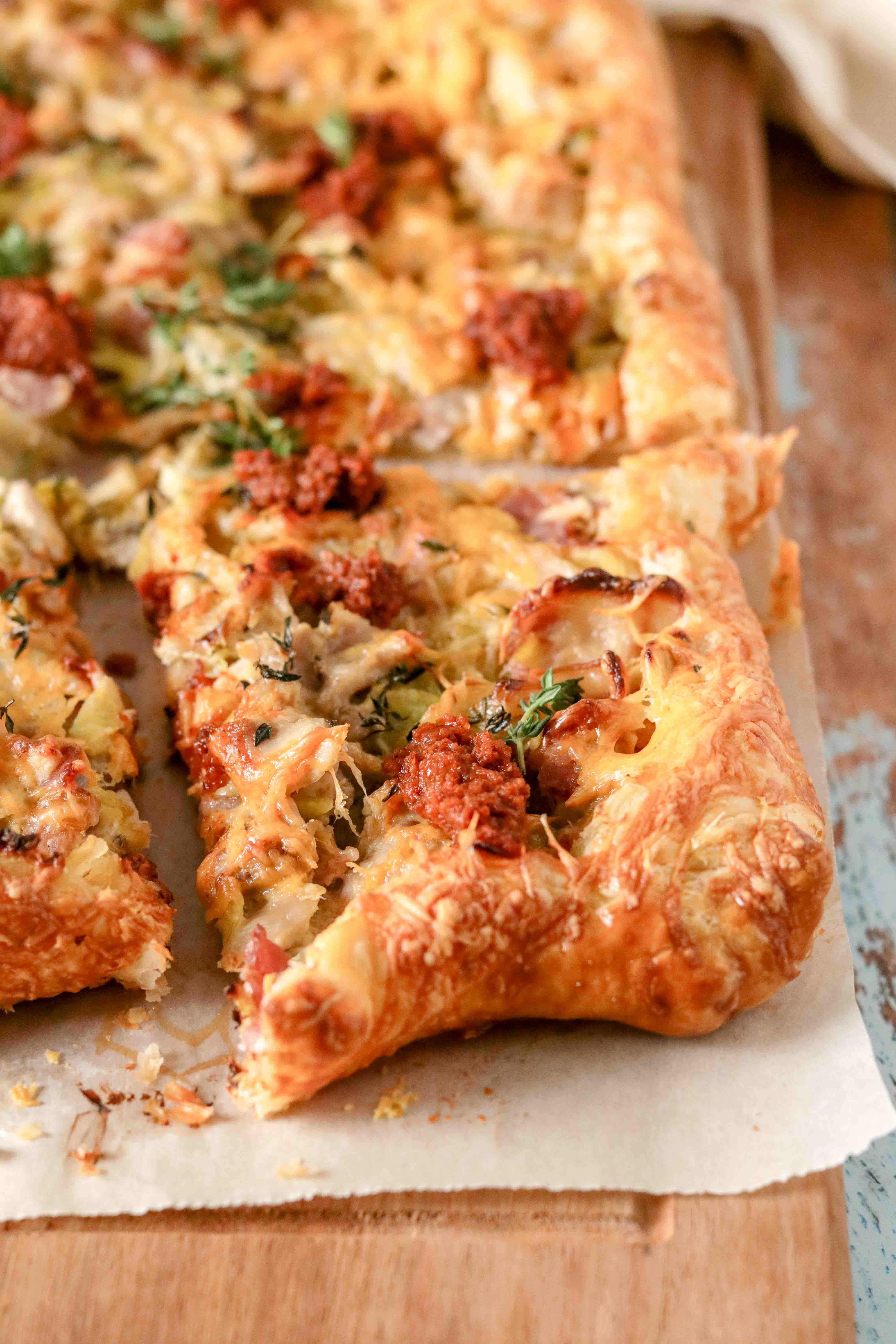 Puff pastry galette with chicken, bacon and leek