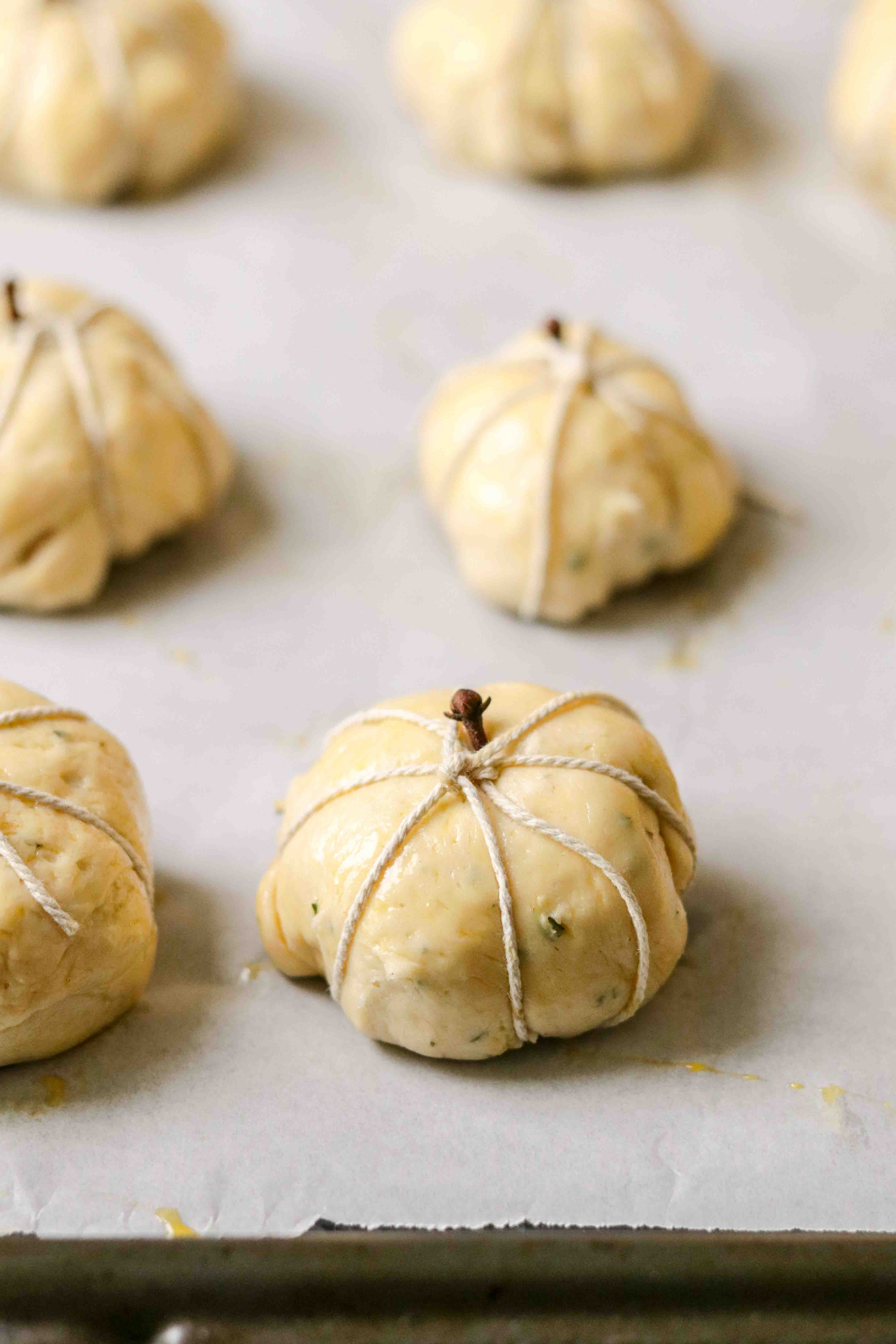 How to make mini brioche pumpkin rolls
